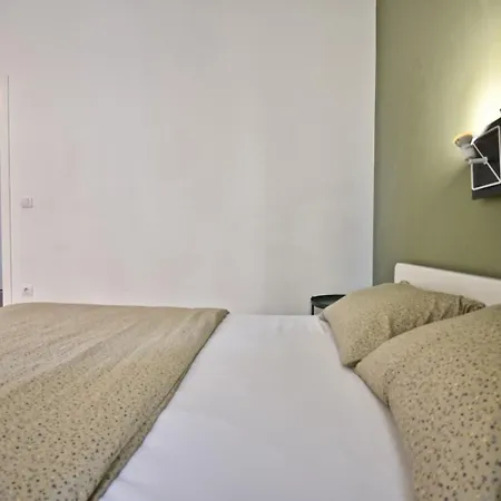 Apartment Modern With 2 Bedrooms Near Arena