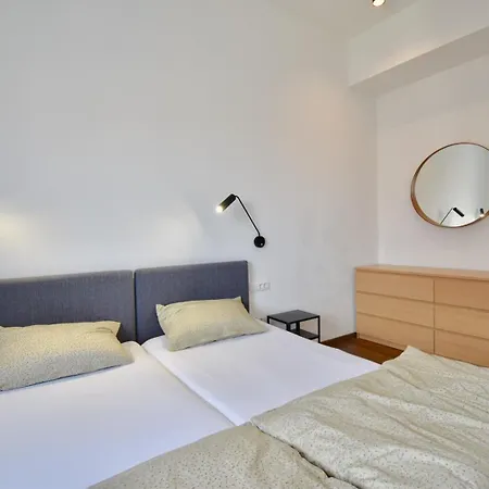 Apartment Modern With 2 Bedrooms Near Arena *