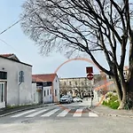 Modern With 2 Bedrooms Near Arena