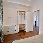 Modern With 2 Bedrooms Near Arena Pula