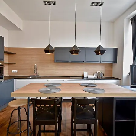 Modern With 2 Bedrooms Near Arena Pula