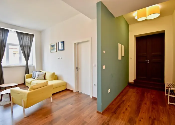 Apartman Modern With 2 Bedrooms Near Arena Pula