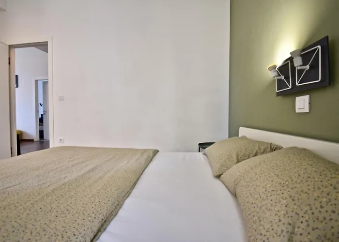 Apartman Modern With 2 Bedrooms Near Arena