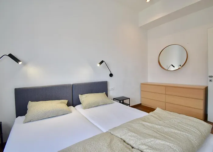 Apartman Modern With 2 Bedrooms Near Arena *