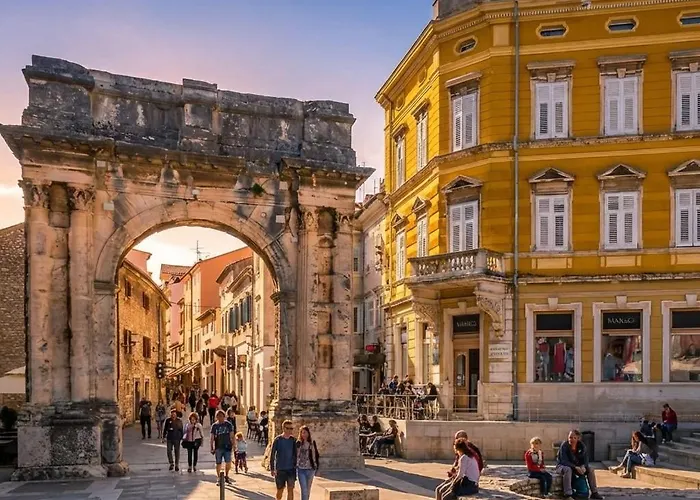 Apartman Modern With 2 Bedrooms Near Arena *